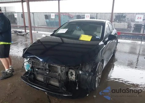 2019 Mazda Mazda3 Preferred Package from USA, damaged, VIN 3MZBPADLXKM106161